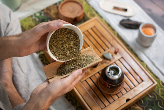 "How Do Chia Seeds, Mulethi, and Sandalwood Work Together in a Summer Face Pack?"