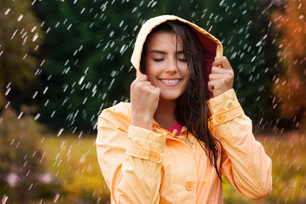 How to keep hair frizz free in the rainy season?