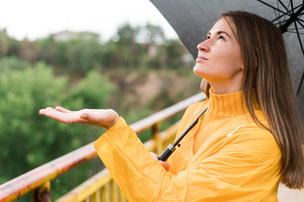How can I combat rashes and inflammation during the monsoon season?