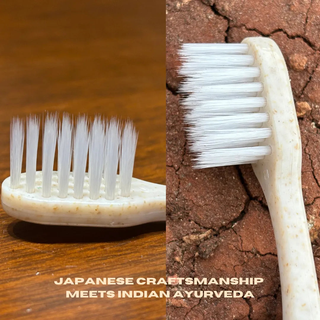 Natuur.in Daito toothbrush with extra soft white bristles and a textured transparent handle for sensitive gums.
